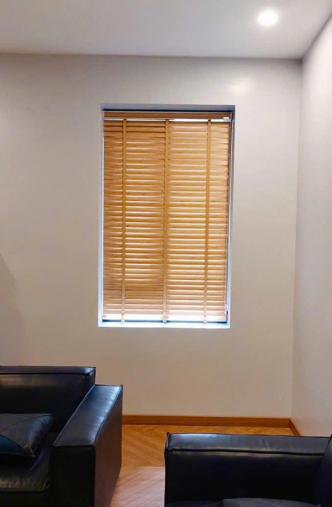 Rèm sáo gỗ tự nhiên màu nâu sáng